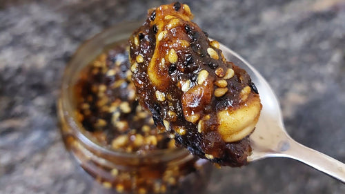 Al-Makhtoum Palestinian Date Mix with dates, olive oil, nuts and sesame